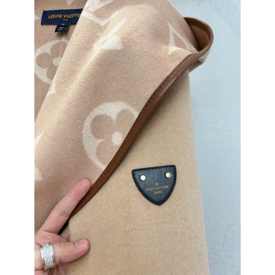 Louis Vuitton Cashmere Coat (Consult customer service to confirm size before placing a custom order)