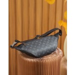 Louis Vuitton 𝐃𝐈𝐒𝐂𝐎𝐕𝐄𝐑𝐘 Belt Bag M44336