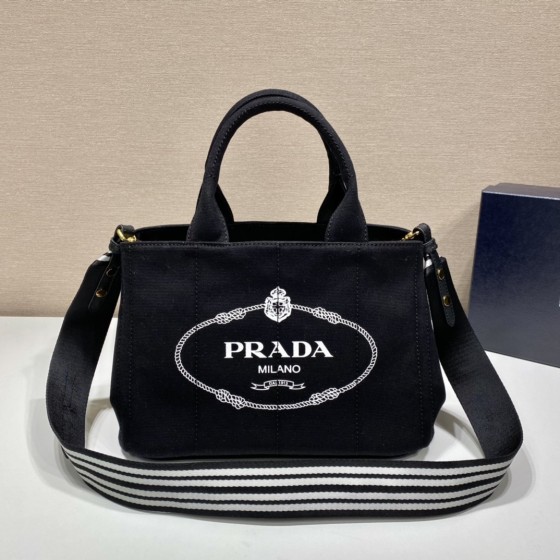 Prada's classic hit 🎉 1BG439