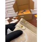 Louis Vuitton exclusive starting model: M45717