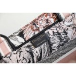 DIOR TOTE Fu Manhua