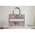 DIOR TOTE Fu Manhua