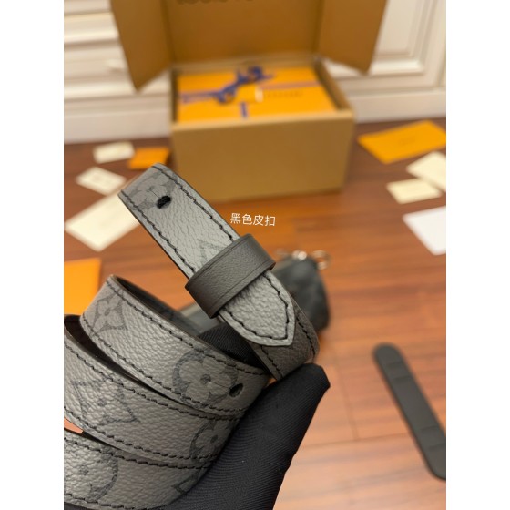 Louis Vuitton M45947