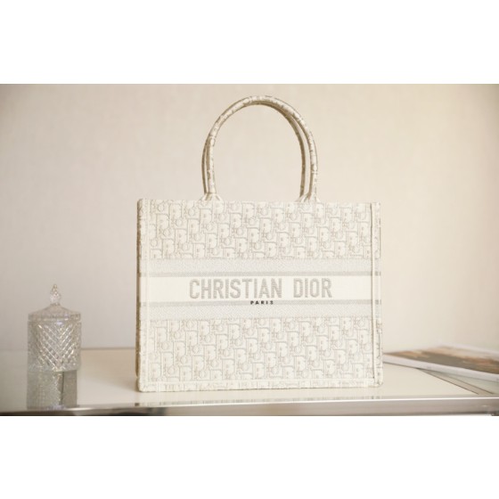 DIOR TOTE gold embroidery