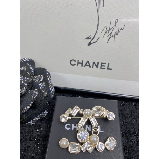 CHANEL brooch