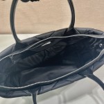 Prada tote bag large 🎉1BG435