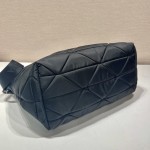 Prada tote bag large 🎉1BG435