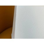 Kelly25 milkshake white epsom leather matte gold buckle