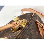 Louis Vuitton M41111 Inspired by the travel revolution of the time, Louis Vuitton's iconic design is in full effect