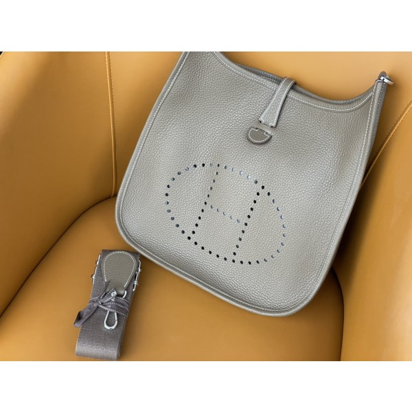 Evelyne 29 tc leather elephant gray silver buckle