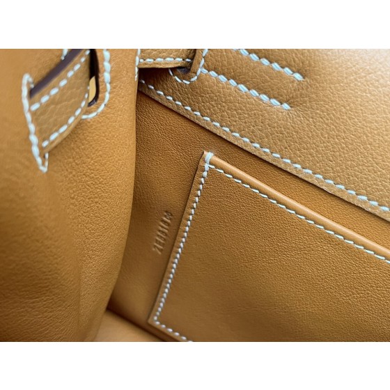 Kelly danse Taffy gold evercolor gold buckle