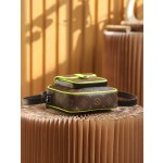 Louis Vuitton 𝐂𝐇𝐑𝐈𝐒𝐓𝐎𝐏𝐇𝐄𝐑 camera bag M69404