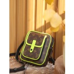 Louis Vuitton 𝐂𝐇𝐑𝐈𝐒𝐓𝐎𝐏𝐇𝐄𝐑 camera bag M69404