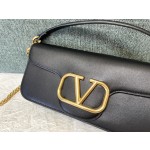 Valentino calfskin handbag 👜underarm bag Model: 1133 Decorative metal