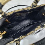 Prada embroidered fabric tote bag 👏 1BA354