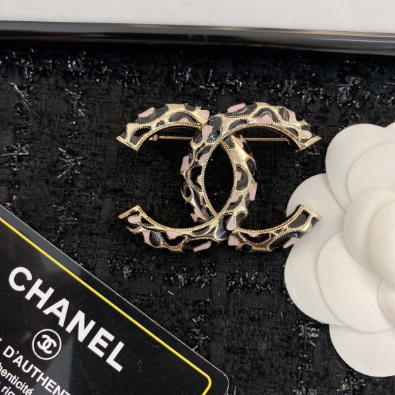 CHANEL brooch