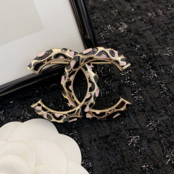 CHANEL brooch