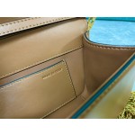 Valentino calfskin handbag 👜underarm bag Model: 1133 Decorative metal