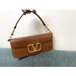Valentino calfskin handbag 👜underarm bag Model: 1133 Decorative metal
