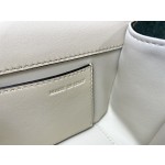 Valentino calfskin handbag 👜underarm bag Model: 1133 Decorative metal