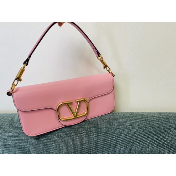 Valentino calfskin handbag 👜underarm bag Model: 1133 Decorative metal