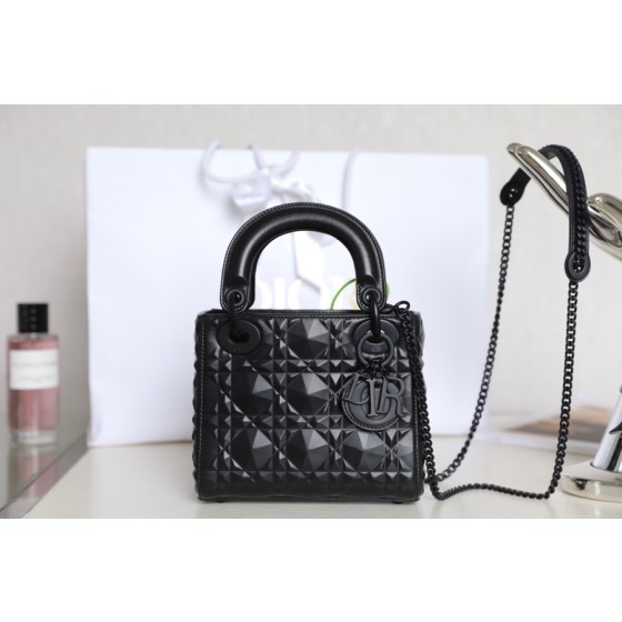 LADY DIOR Diamond Shaped Vine Black DR-081