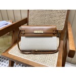 SAINT LAURENT 𝑴𝒂𝒏𝒉𝒂𝒕𝒕𝒂𝒏 〈Original leather version〉#579271