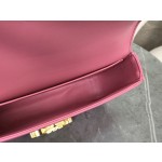 CELINE 𝑻𝒓𝒊𝒐𝒎𝒑𝒉𝒆 Chain Underarm Bag Model: 197993