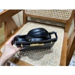 SAINT LAURENT 𝑴𝑨𝑵𝑯𝑨𝑻𝑻𝑨𝑵 𝑵𝑨𝑵𝑶#593741