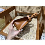 SAINT LAURENT 𝑴𝑨𝑵𝑯𝑨𝑻𝑻𝑨𝑵 𝑵𝑨𝑵𝑶#593741