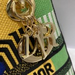 Lady DIOR latest color limited series, French style romantic elements