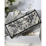 Dior [Lady D 🌟 Embroidery series: M8002 🌟 Black and white constellations