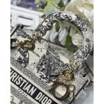 Dior [Lady D 🌟 Embroidery series: M8002 🌟 Black and white constellations