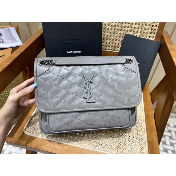 SAINT LAURENT  𝐍𝐢𝐤𝐢 28𝐜𝐦 #633158