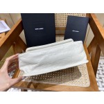 SAINT LAURENT  𝐍𝐢𝐤𝐢 28𝐜𝐦 #633158