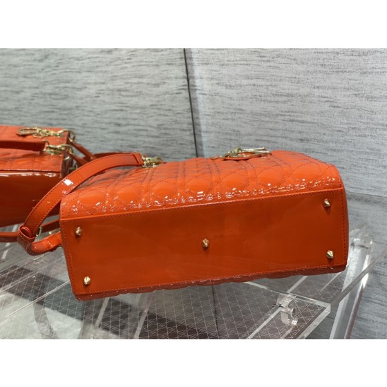 DIOR Lady's latest flip sheepskin seven compartments