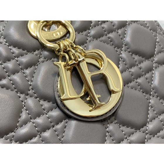 DIOR Lady's latest flip sheepskin seven compartments