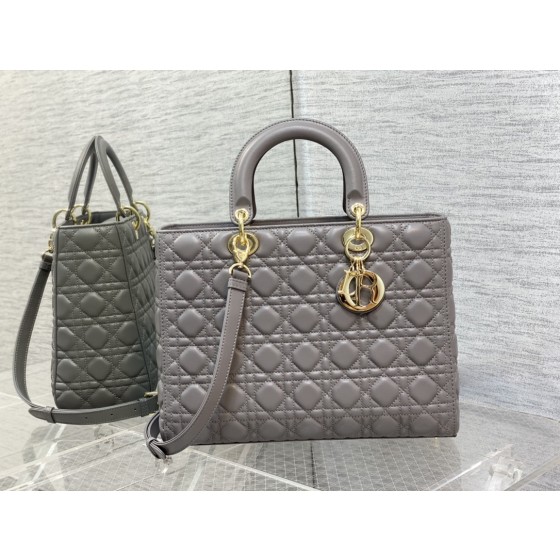 DIOR Lady's latest flip sheepskin seven compartments