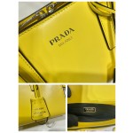 Prada mini shopping bag 🎉 1BA357