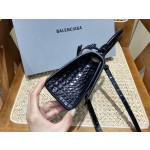 BALENCIAGA 𝐇𝐨𝐮𝐫𝐠𝐥𝐚𝐬𝐬 𝐗𝐒 crocodile-textured cowhide