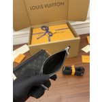Louis Vuitton M81124