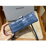 BALENCIAGA 𝐇𝐨𝐮𝐫𝐠𝐥𝐚𝐬𝐬 𝐗𝐒 crocodile-textured cowhide