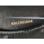 BALENCIAGA 𝐇𝐨𝐮𝐫𝐠𝐥𝐚𝐬𝐬 𝐗𝐒 crocodile-textured cowhide