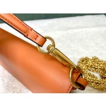 Valentino calfskin handbag 👜underarm bag Model: 1133 Decorative metal