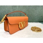 Valentino calfskin handbag 👜underarm bag Model: 1133 Decorative metal