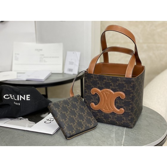 CELINE Embossed Portable Box Model: 199202