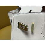 Bk25 p1 Rose Powder Swift Gold Button