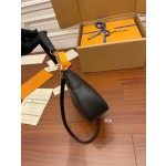 Louis Vuitton's exclusive debut model: M46002 Super Enhanced Edition