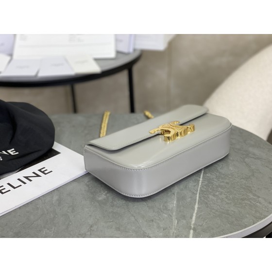 CELINE 𝑻𝒓𝒊𝒐𝒎𝒑𝒉𝒆 Chain Underarm Bag Model: 197993
