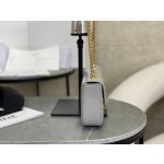 CELINE 𝑻𝒓𝒊𝒐𝒎𝒑𝒉𝒆 Chain Underarm Bag Model: 197993